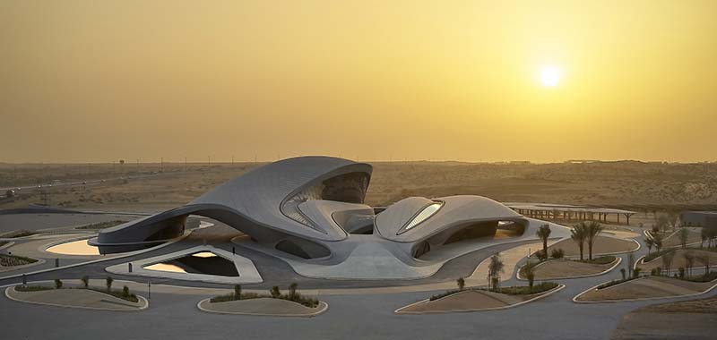 طراحی شده توسط معماران زاها حدید، شارجه، امارات متحده عربی